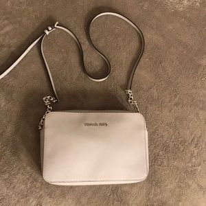Michael Kors jet set crossbody messenger bag
